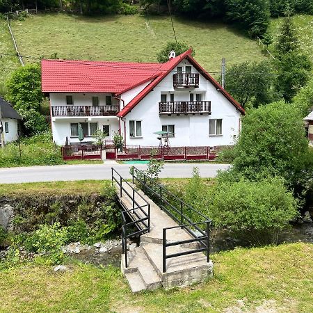 Hotel Casuta De Langa Padure Moeciu De Sus Exterior foto