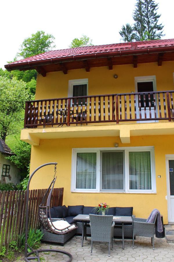 Hotel Casuta De Langa Padure Moeciu De Sus Exterior foto