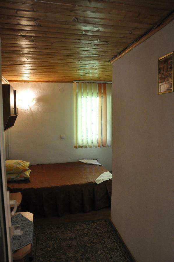 Hotel Casuta De Langa Padure Moeciu De Sus Exterior foto