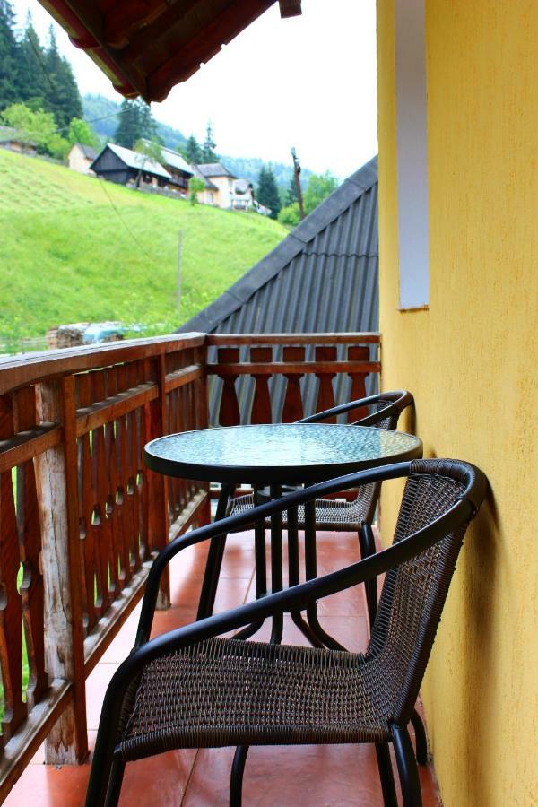 Hotel Casuta De Langa Padure Moeciu De Sus Exterior foto