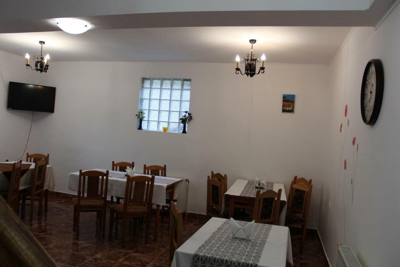 Hotel Casuta De Langa Padure Moeciu De Sus Exterior foto